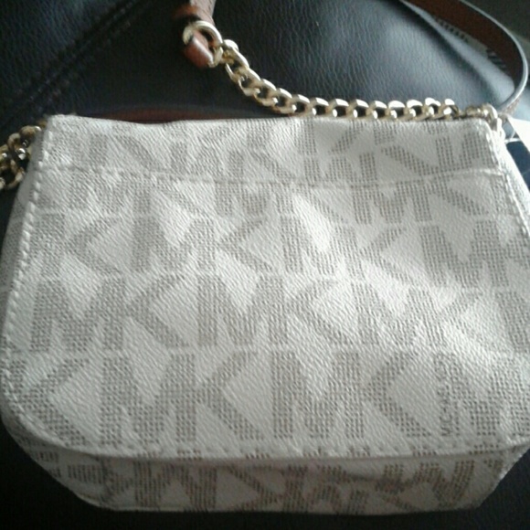 New  Cross Body Michael kors - Picture 3 of 5